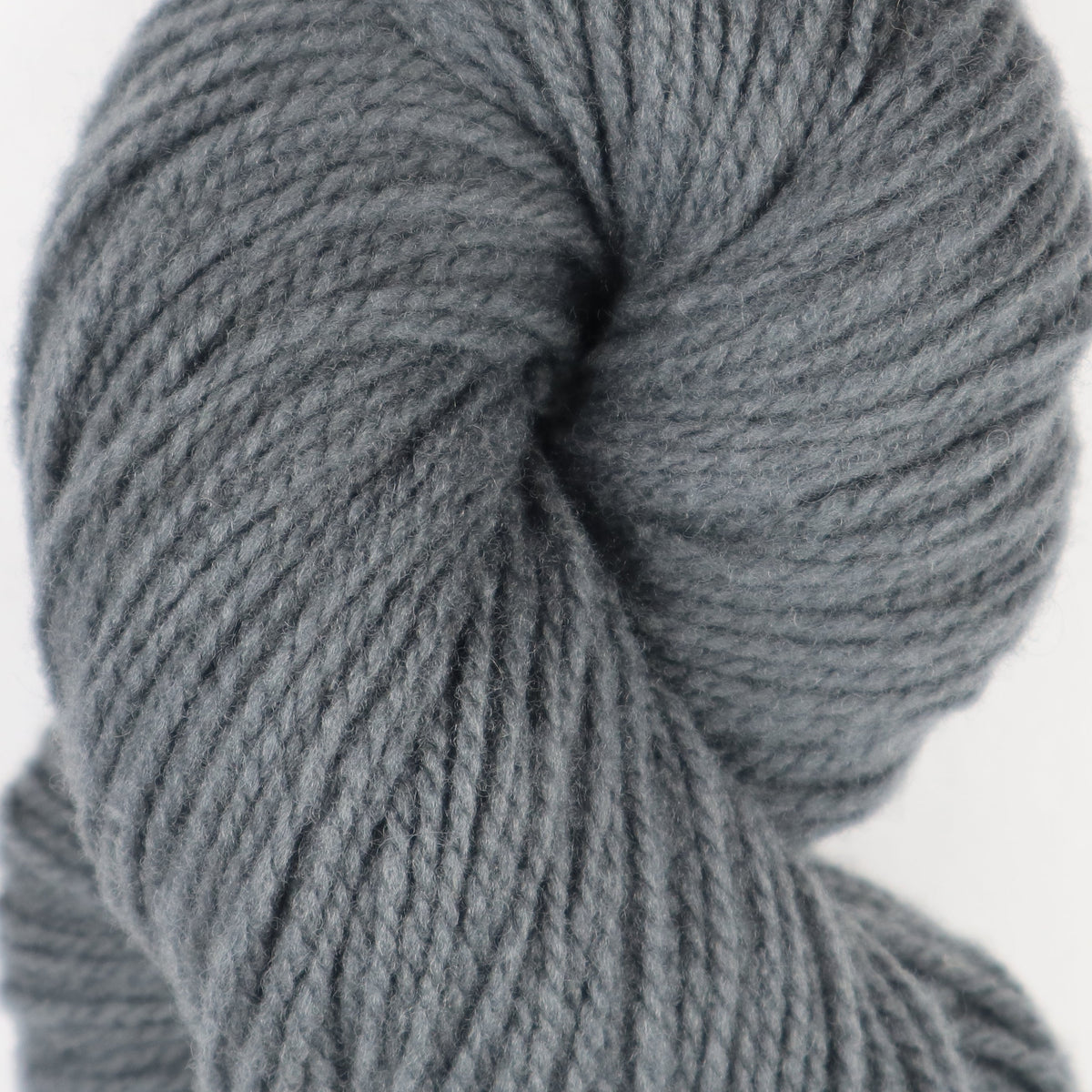 Bild mit Strickgarn in der Farbe Dunkler Jurafels