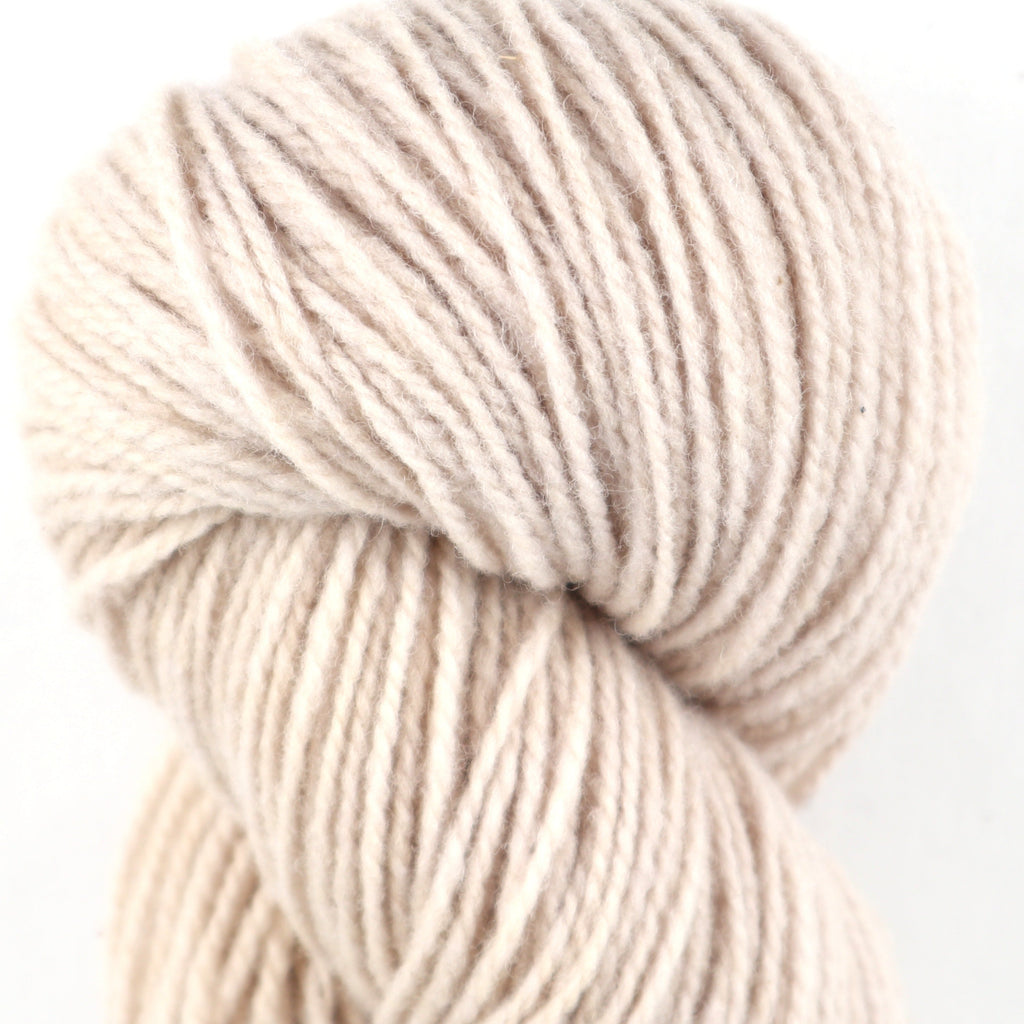 Bild mit Strickgarn in der Farbe Jurakalk